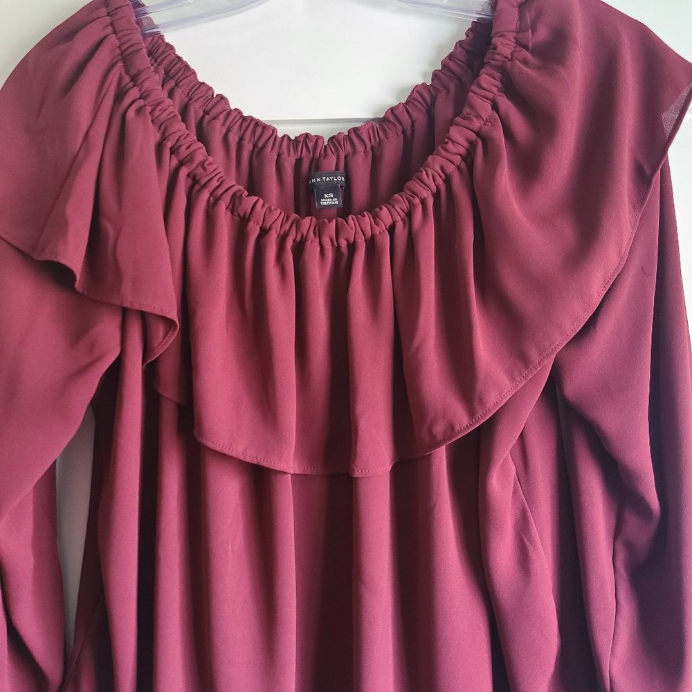 ANN TAYLOR COLD SHOULDER RUFFLE TOP - Picture 6 of 8